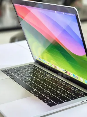 New Laptop Apple MacBook Pro 2019 8GB Intel Core I5 SSD 256GB
