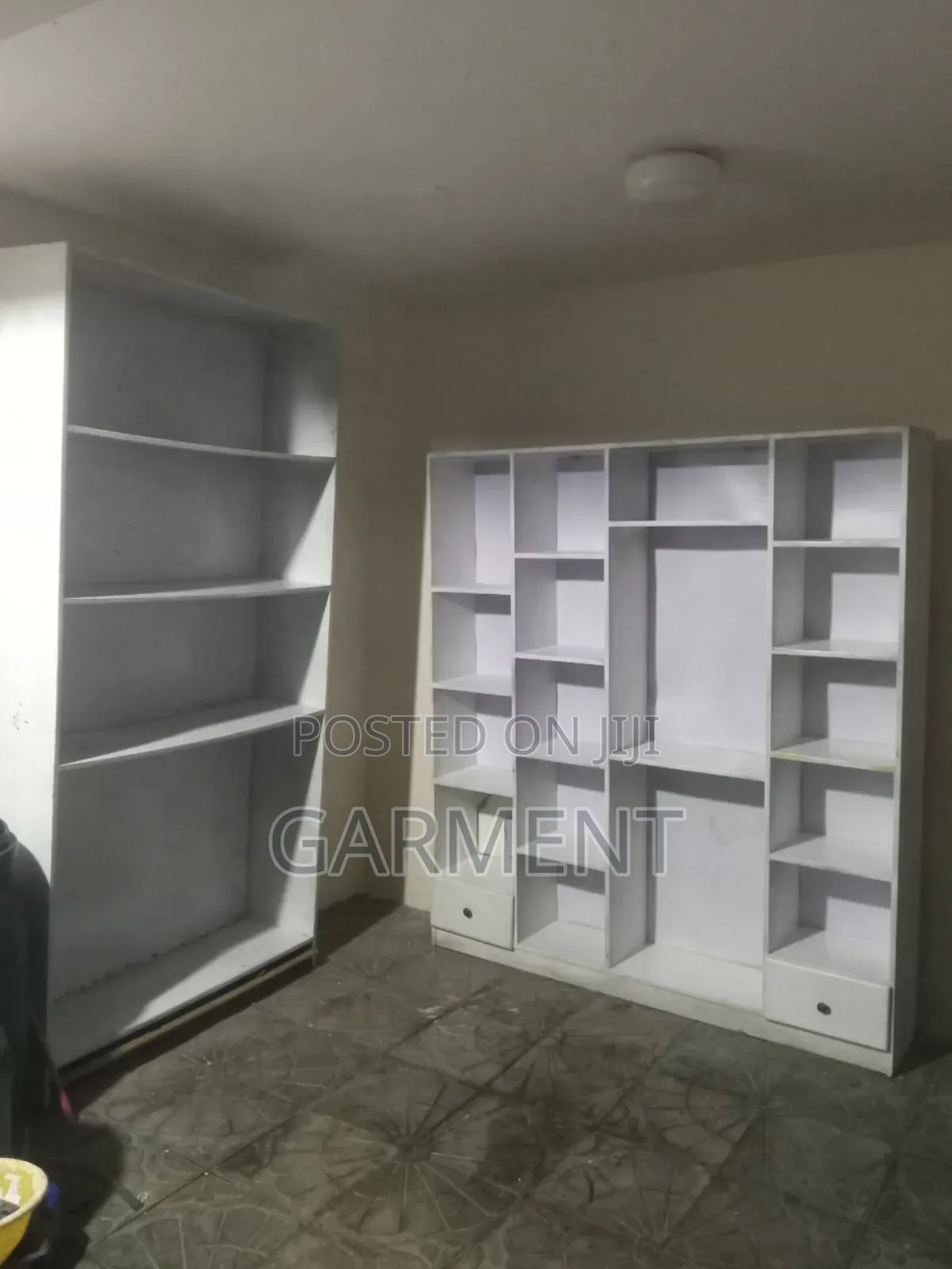 Sheilves / ልብስ መደርደርያ