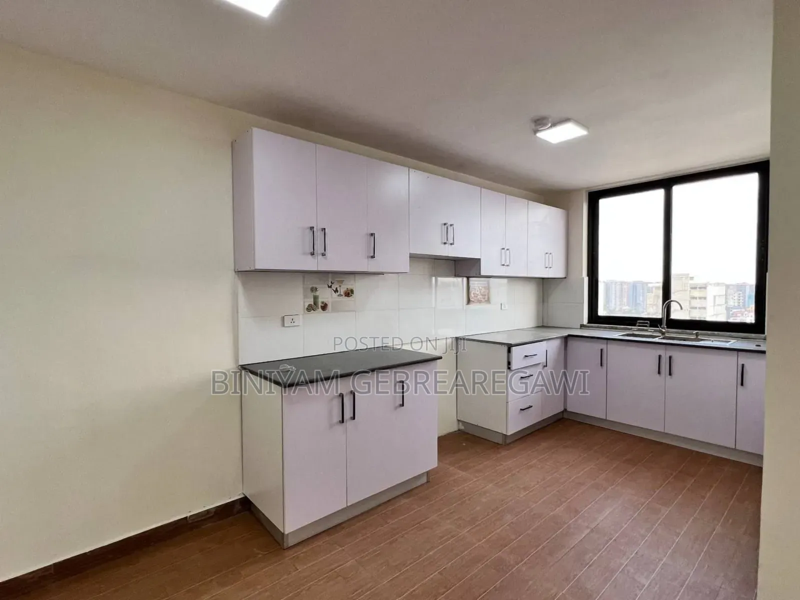 Furnished 5bdrm Apartment in Apartment, Yeka for rent