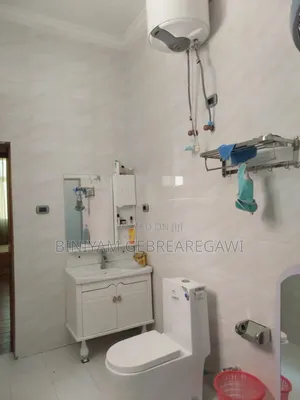 Furnished 5bdrm Apartment in Apartment, Yeka for rent