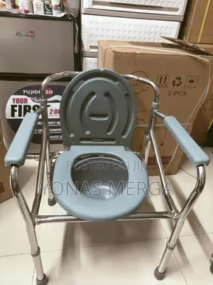 Photo - Deep Seat Bedside Commodeد玲cleaning the Commode Hassle-Free