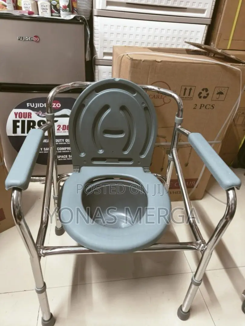 Deep Seat Bedside Commodeد玲cleaning the Commode Hassle-Free