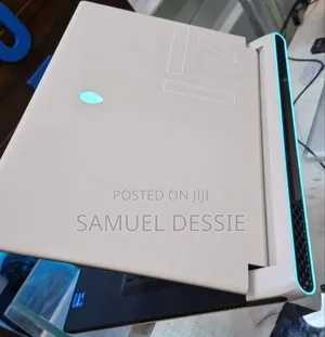 New Laptop Alienware M17x R2 32GB Intel Core I7 SSD 1T