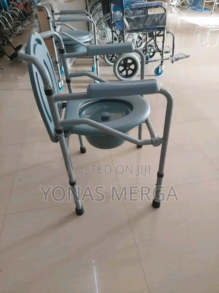 3-in-1 Design: Bedside Commode, Toilet Frame,Or Shower Chair