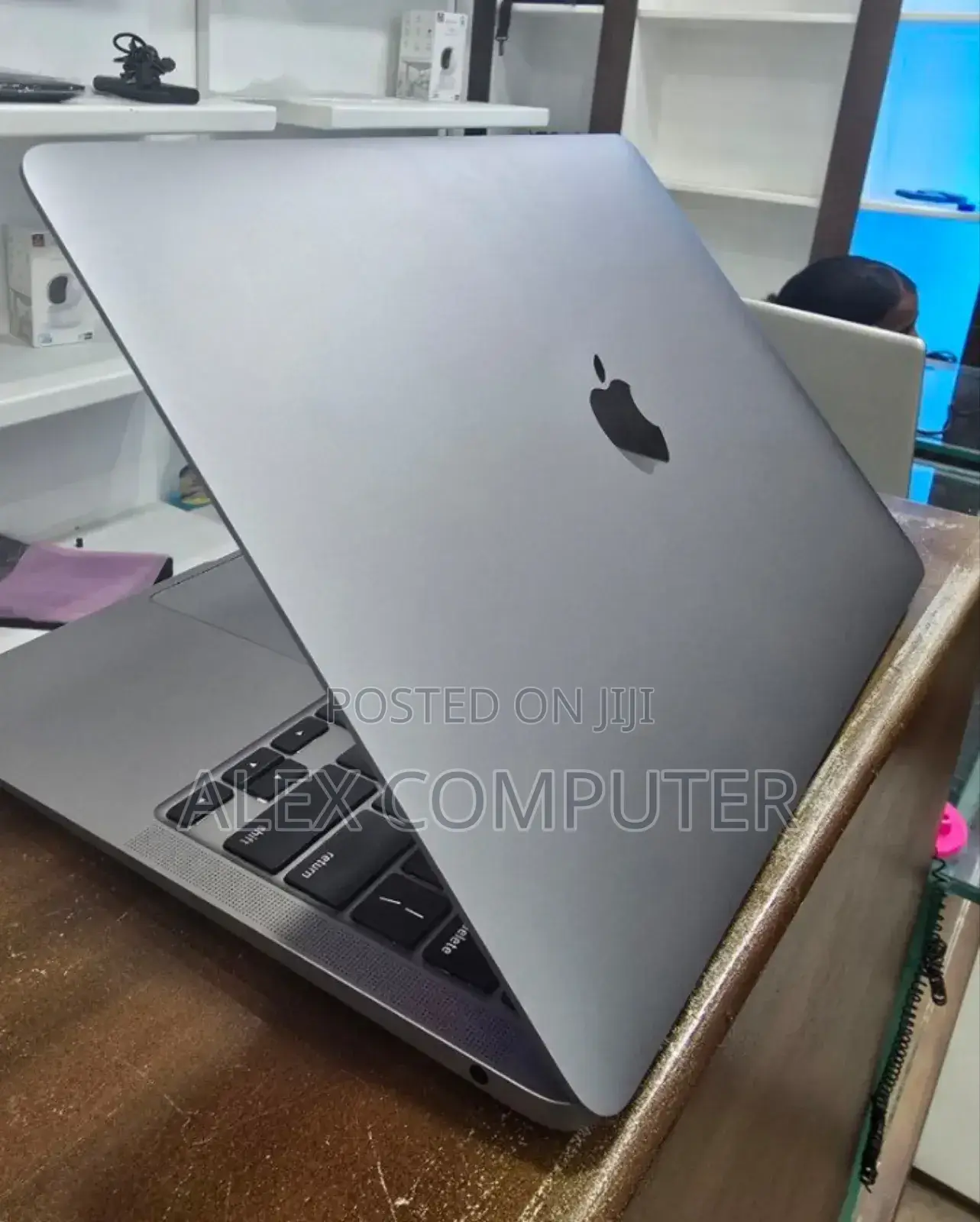 New Laptop Apple MacBook Air 2020 M1 8GB Apple M1 SSD 256GB