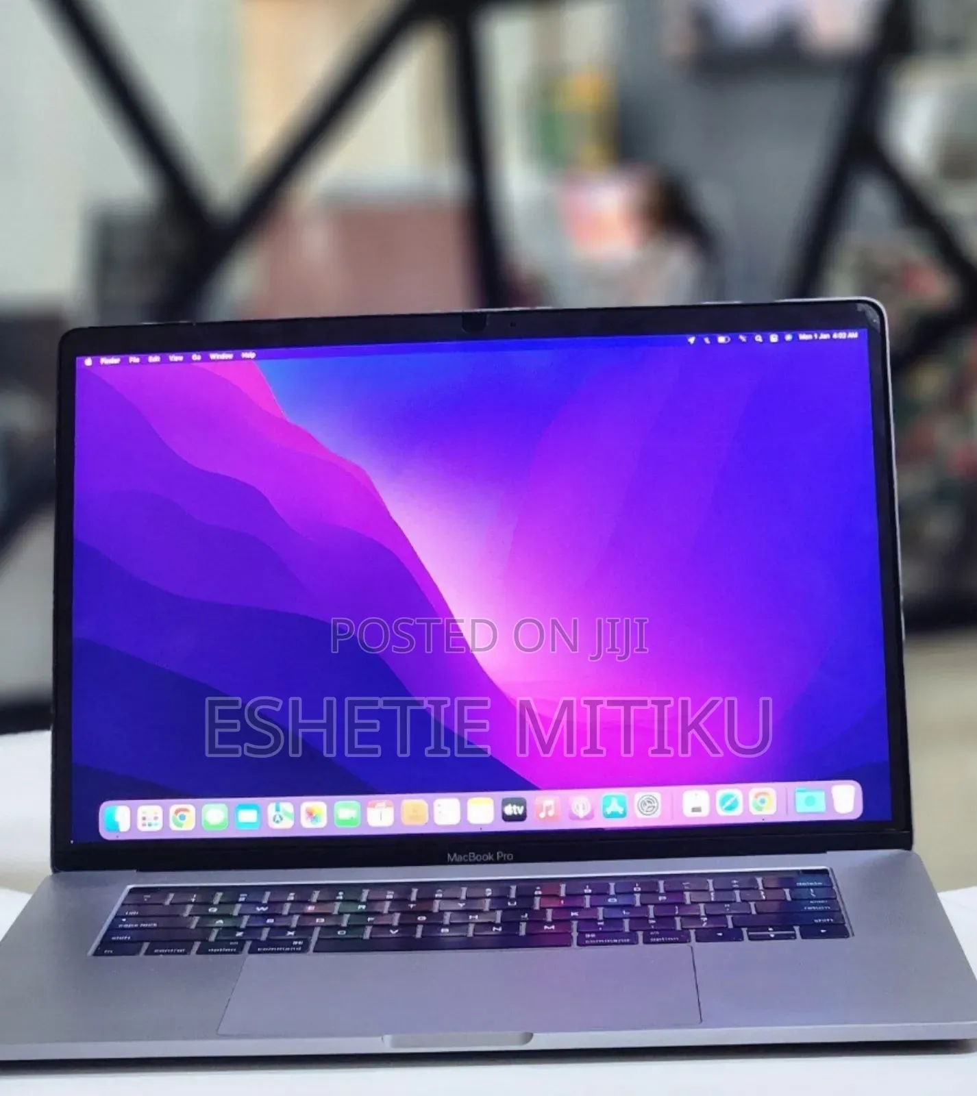 New Laptop Apple MacBook Pro 2019 16GB Intel Core I7 SSD 256GB