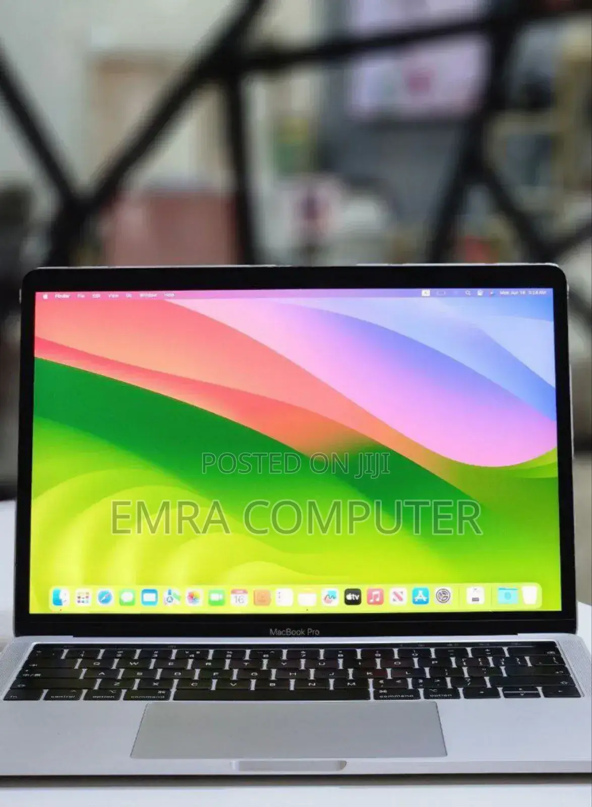 New Laptop Apple MacBook Pro 2018 8GB Intel Core I5 SSD 256GB