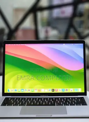 New Laptop Apple MacBook Pro 2018 8GB Intel Core I5 SSD 256GB