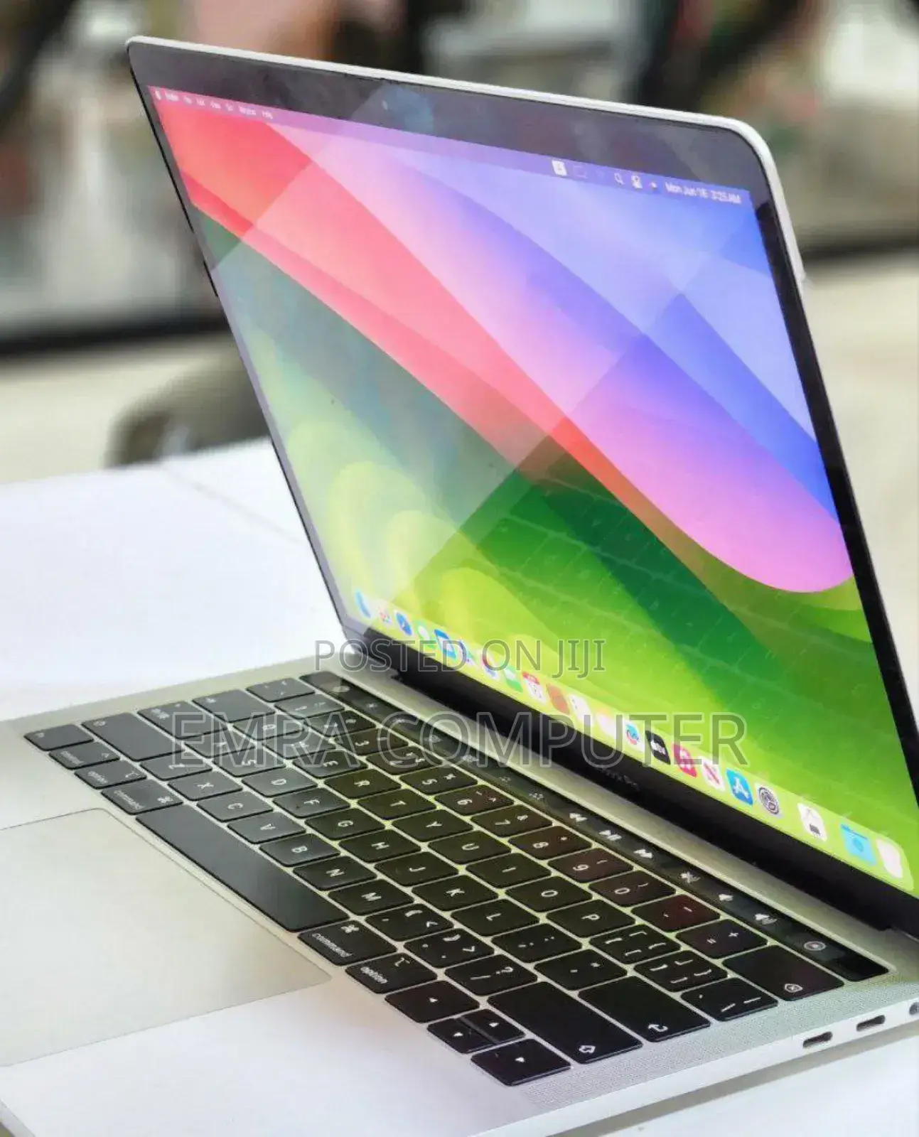 New Laptop Apple MacBook Pro 2018 8GB Intel Core I5 SSD 256GB