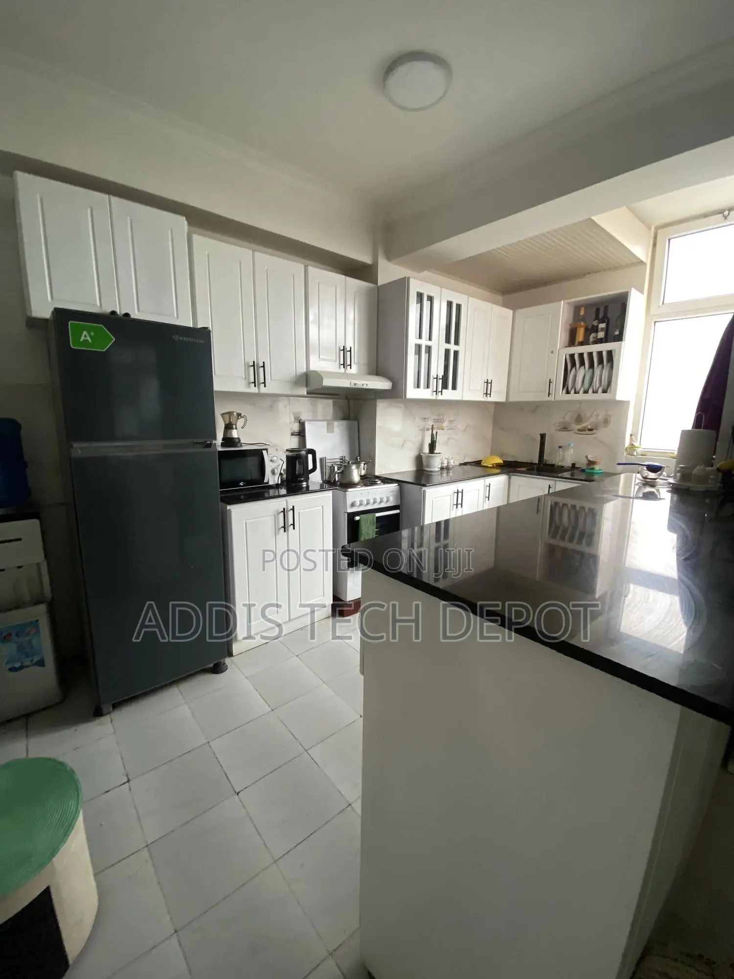 3bdrm Apartment in Sunshine Apartment, Bole for sale