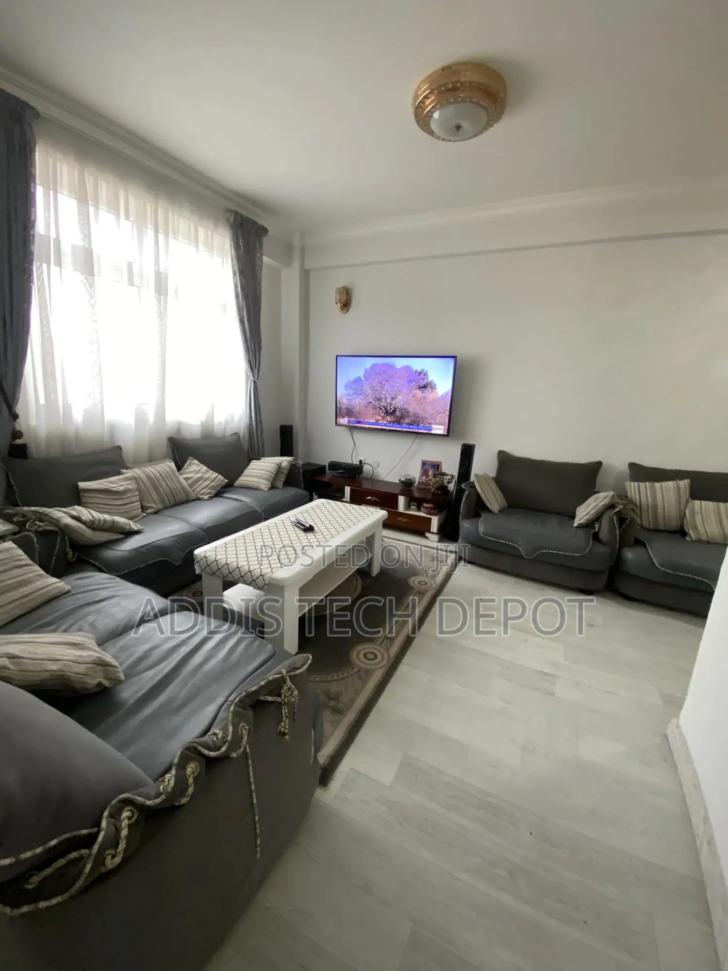 3bdrm Apartment in Sunshine Apartment, Bole for sale
