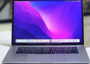 New Laptop Apple MacBook Pro 2016 16GB Intel Core I7 SSD 256GB