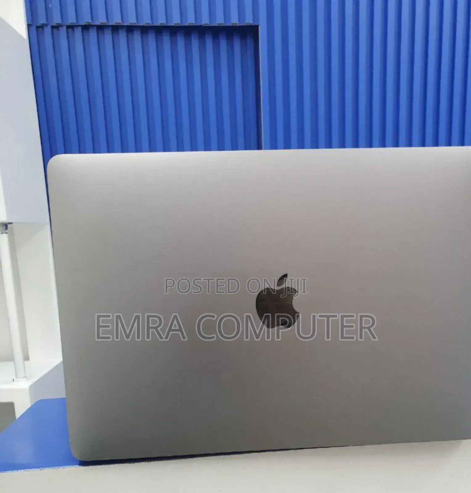 New Laptop Apple MacBook Pro 2019 8GB Intel Core I5 SSD 256GB