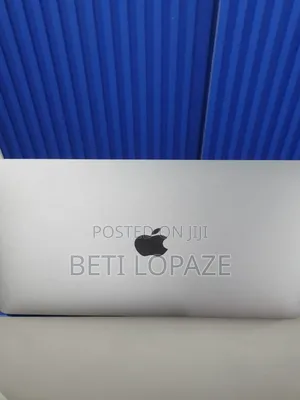 New Laptop Apple MacBook Pro 2019 8GB Intel Core I5 SSD 256GB