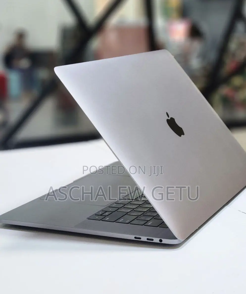 New Laptop Apple MacBook Pro 2016 16GB Intel Core I7 SSD 256GB