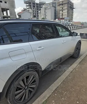 Peugeot 5008 2021 White