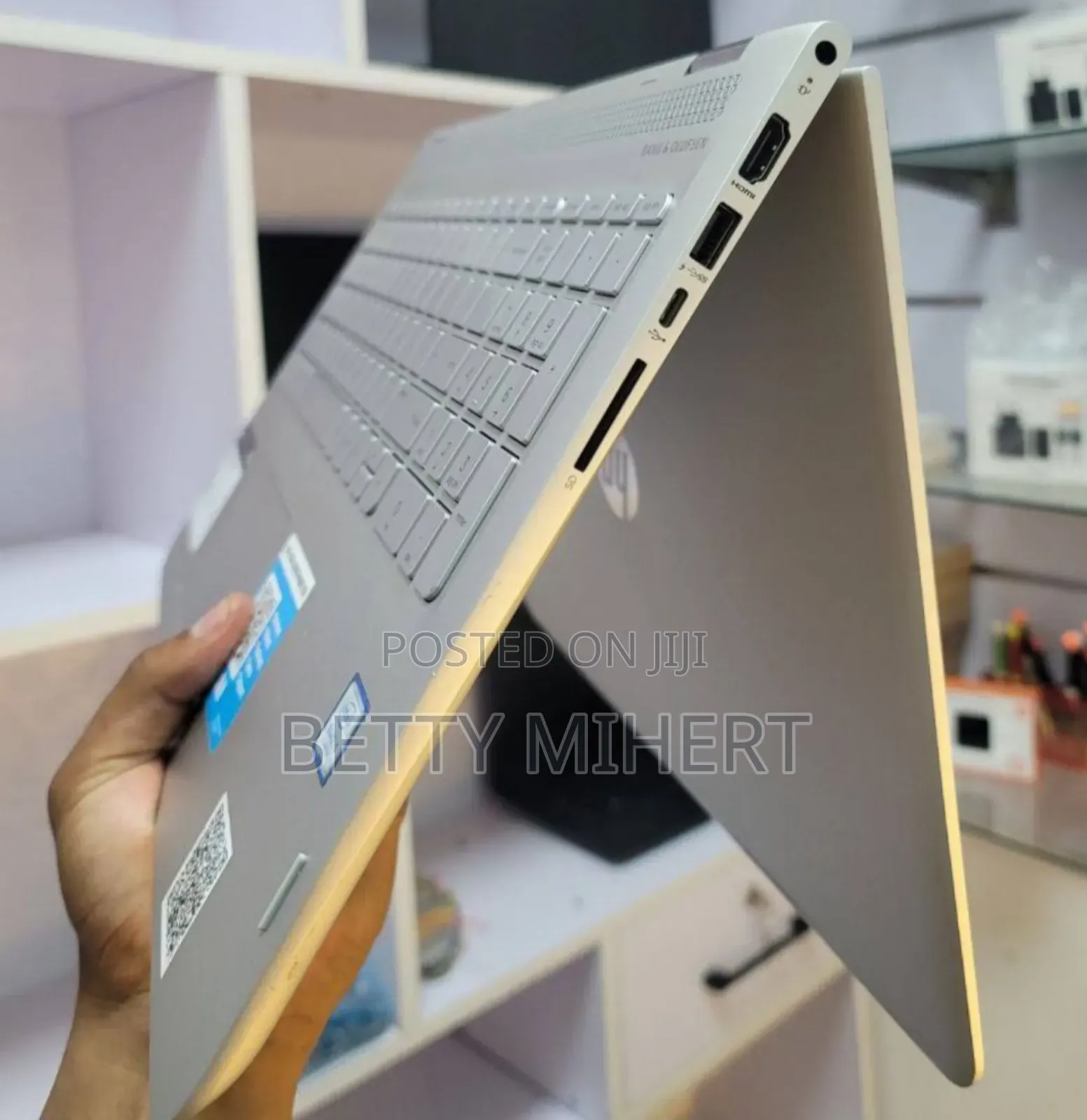 New Laptop HP Envy X360 8GB Intel Core I5 HDD 1T