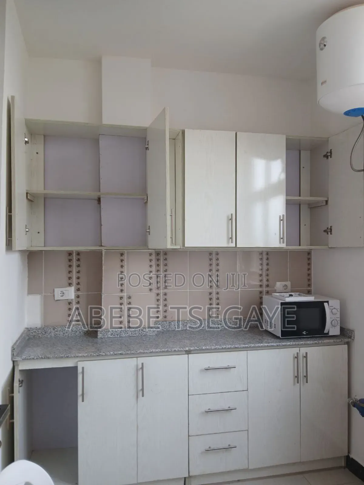 Furnished 2bdrm Apartment in Apartment, Yeka for rent
