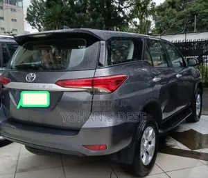 Toyota Fortuner 2022 Blue