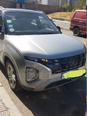 Photo - Hyundai Creta 2023 Silver