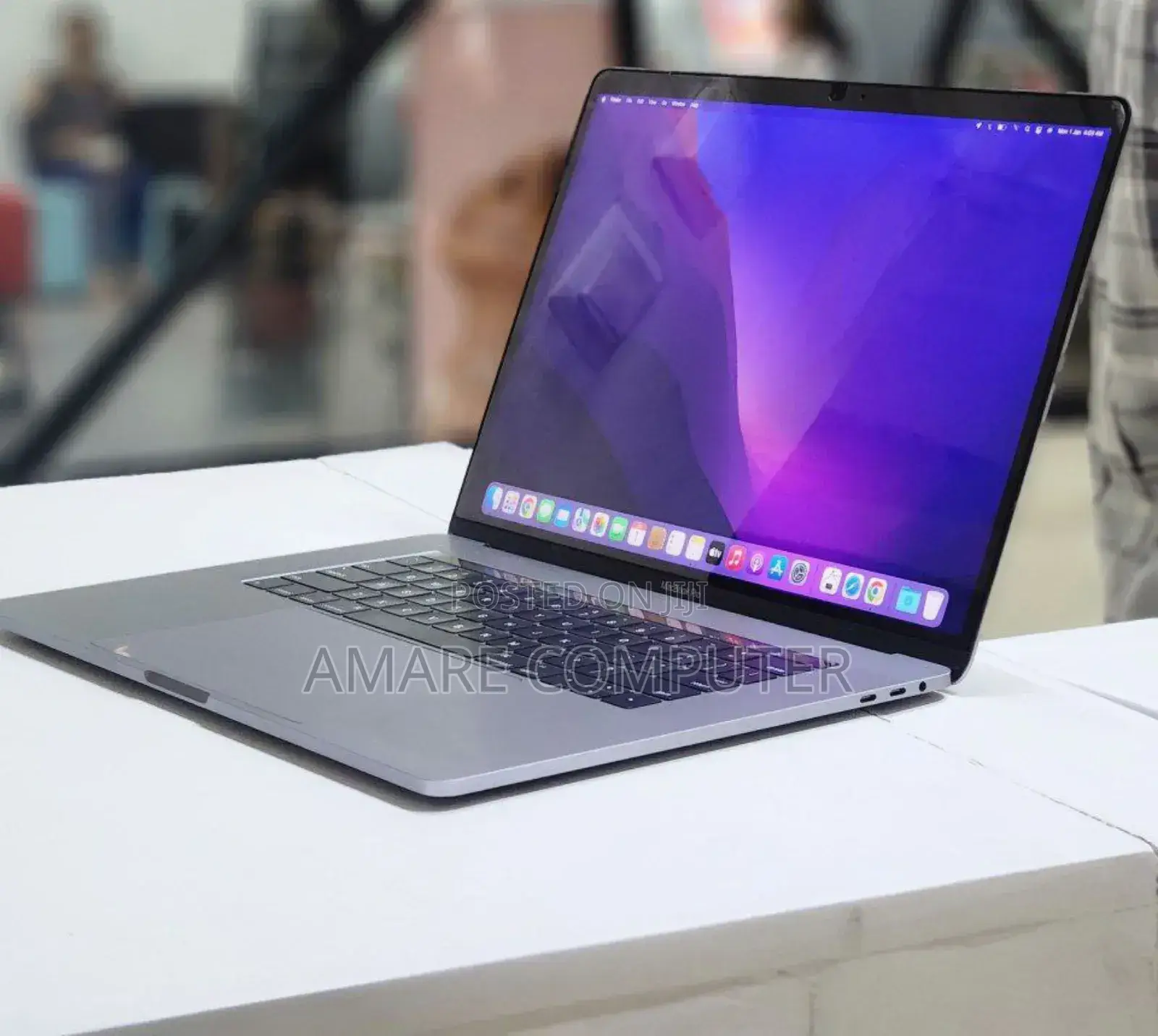 New Laptop Apple MacBook Pro 2016 16GB Intel Core I7 SSD 256GB