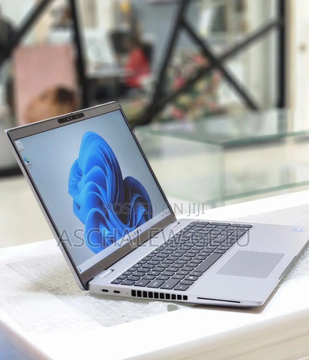 New Laptop Dell Latitude 5540 16GB Intel Core I7 SSD 512GB