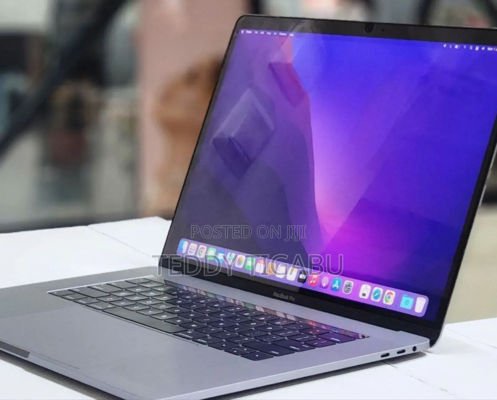 New Laptop Apple MacBook Pro 2016 16GB Intel Core I7 SSD 256GB