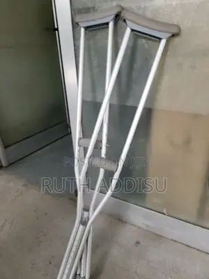 Photo - Crutches瓶蓋crutches吧畾crutches㠭不crutches吃飯crutches倫敦crutches