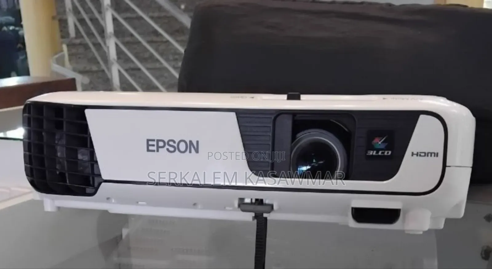 1new Epson Projector Model Name: Eb-X31 Has : Bag