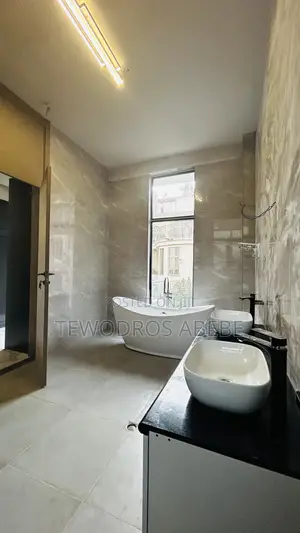 6bdrm House in Eyeta, Yeka for sale