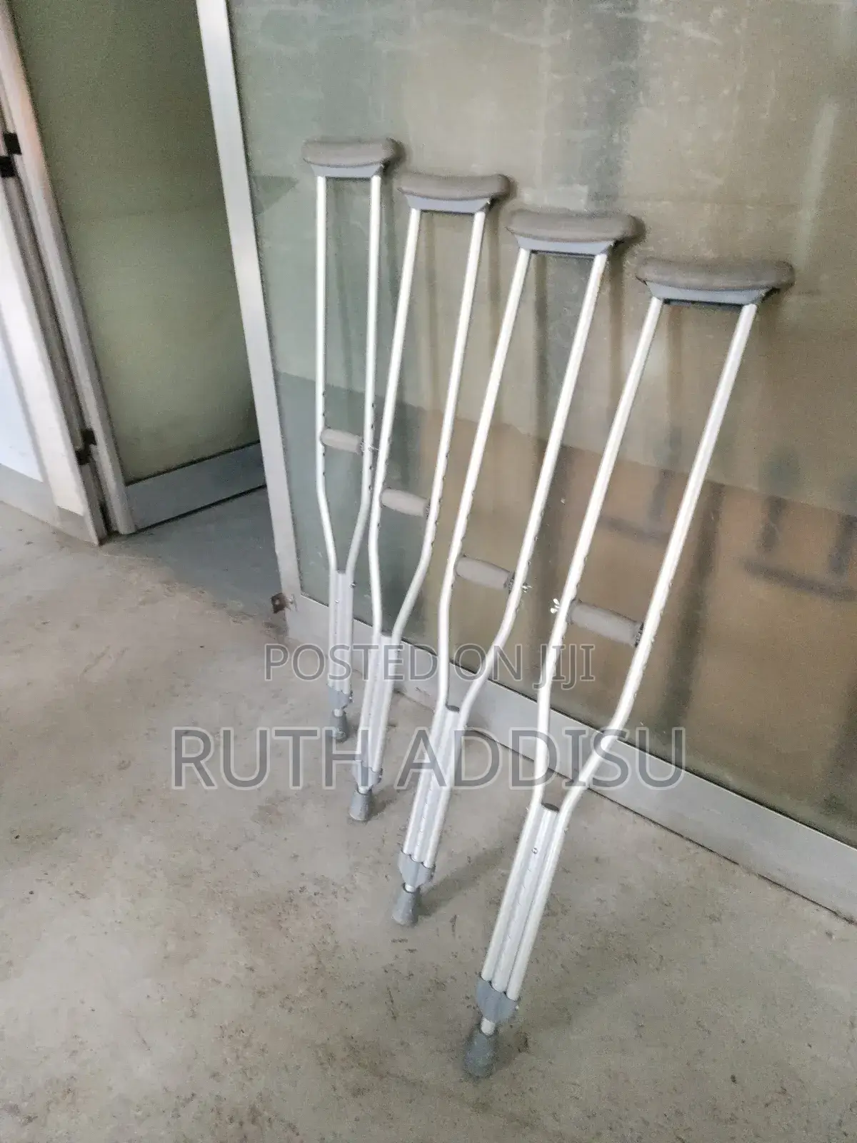 Crutches前天crutches或許crutches上班crutches之間crutches並無crutches