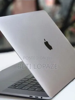 New Laptop Apple MacBook Pro 2017 16GB Intel Core i7 SSD 512GB