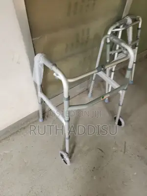 Photo - Walker Foldable Walker並且medical Walker這是walker盞鬼walker New