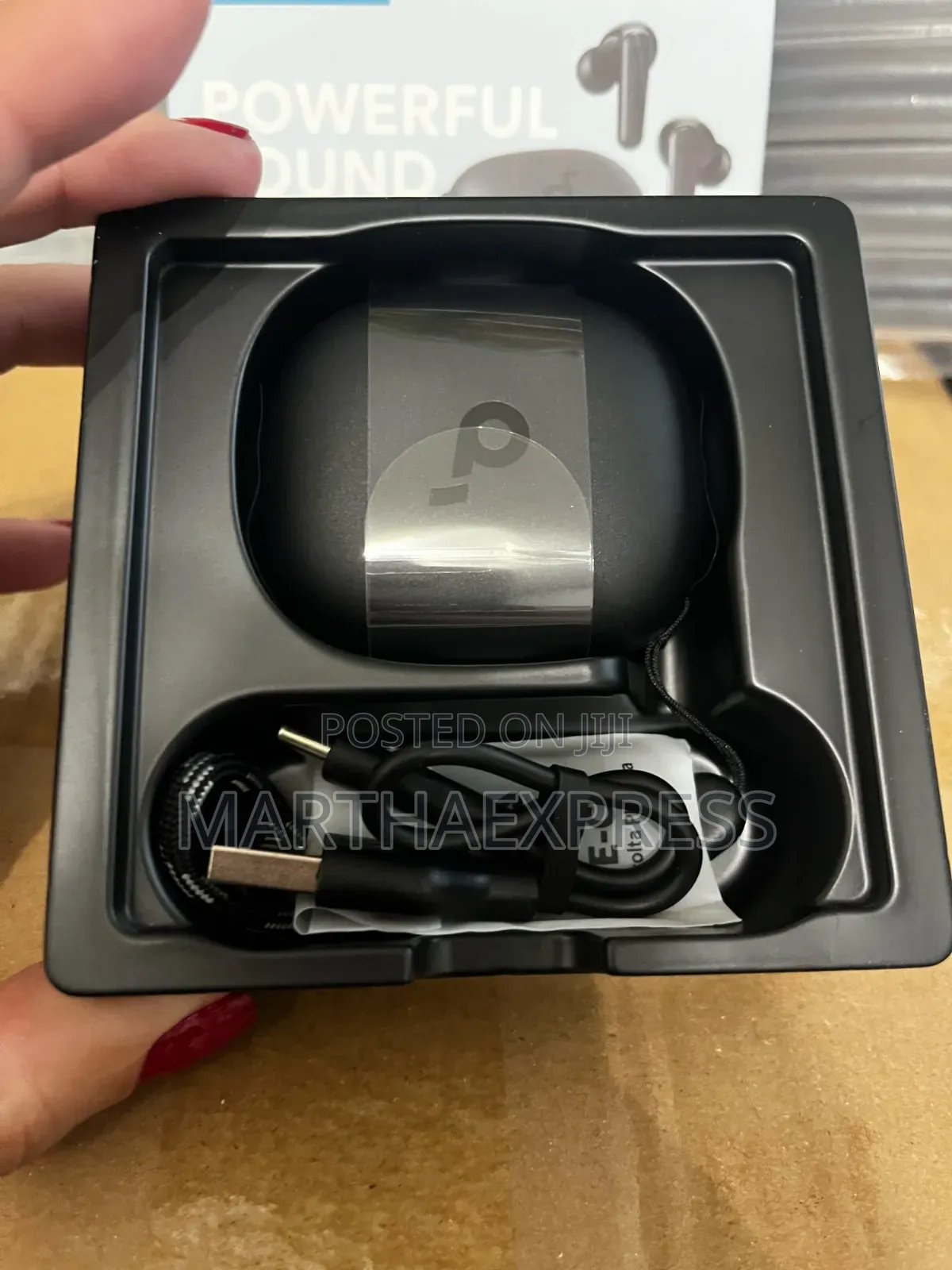 Never Falls Out Ergonomic P20i Fit.10hr Play,Usb-c.Brand New