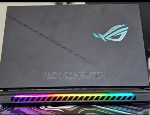 New Laptop Asus ROG Strix SCAR 15 32GB Intel Core I9 SSD 1T