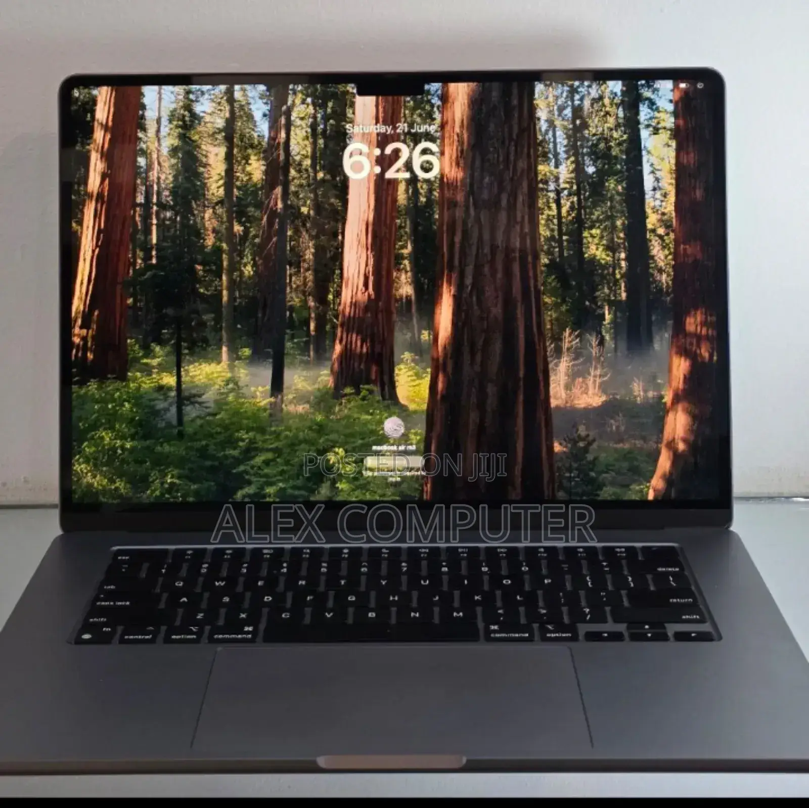 New Laptop Apple MacBook Air 2024 M3 15-Inch 8GB Apple M3 SSD 256GB