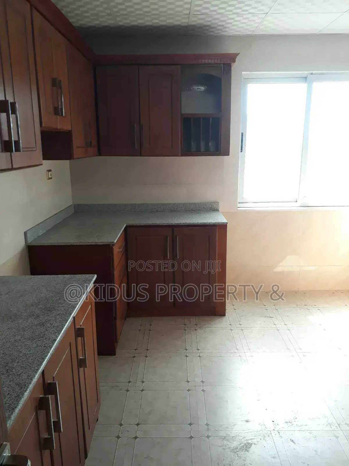 3bdrm Apartment in Mebrat, Nifas Silk-Lafto for rent