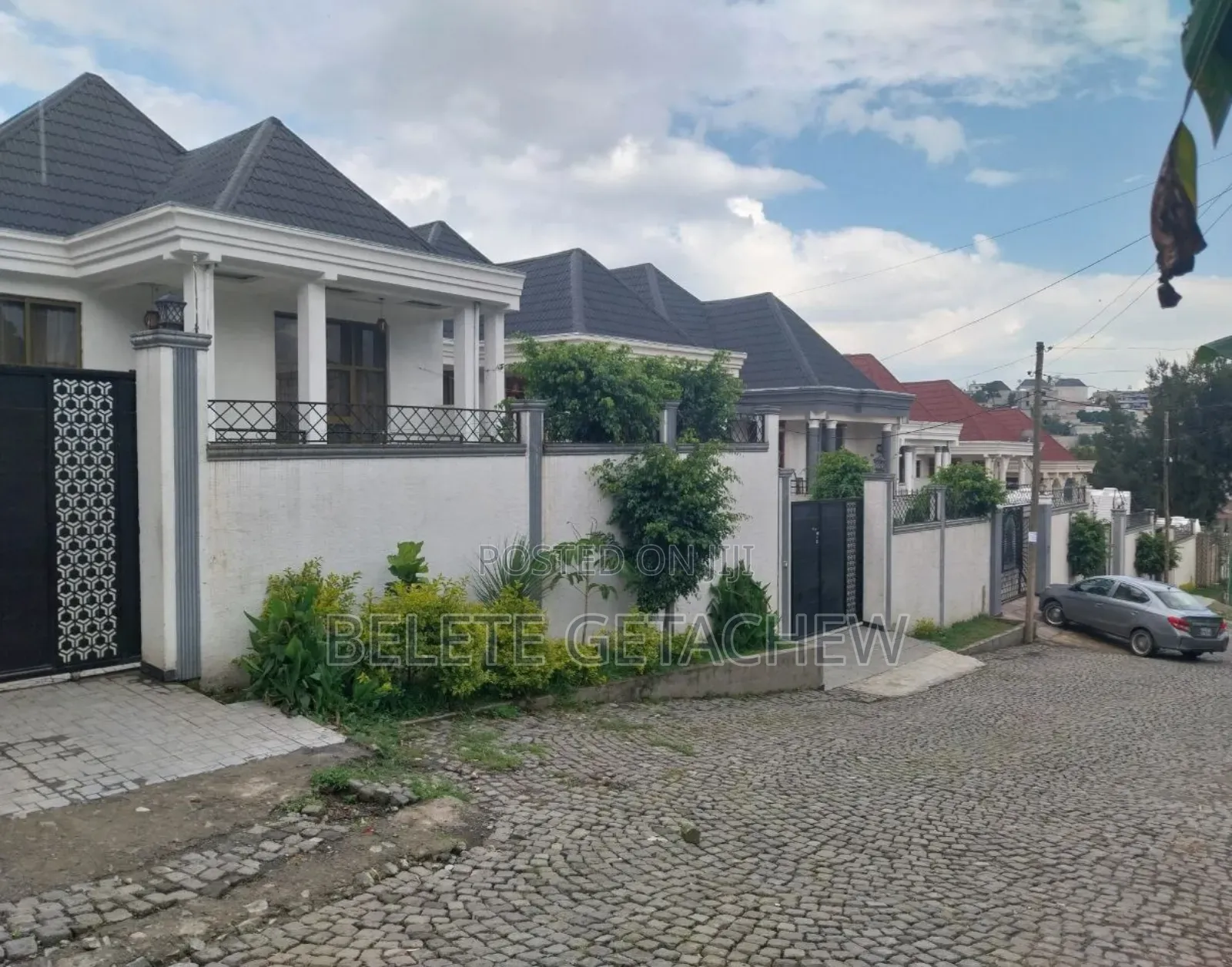 3bdrm Villa in Yerer Urael, Luxury, Bole for sale