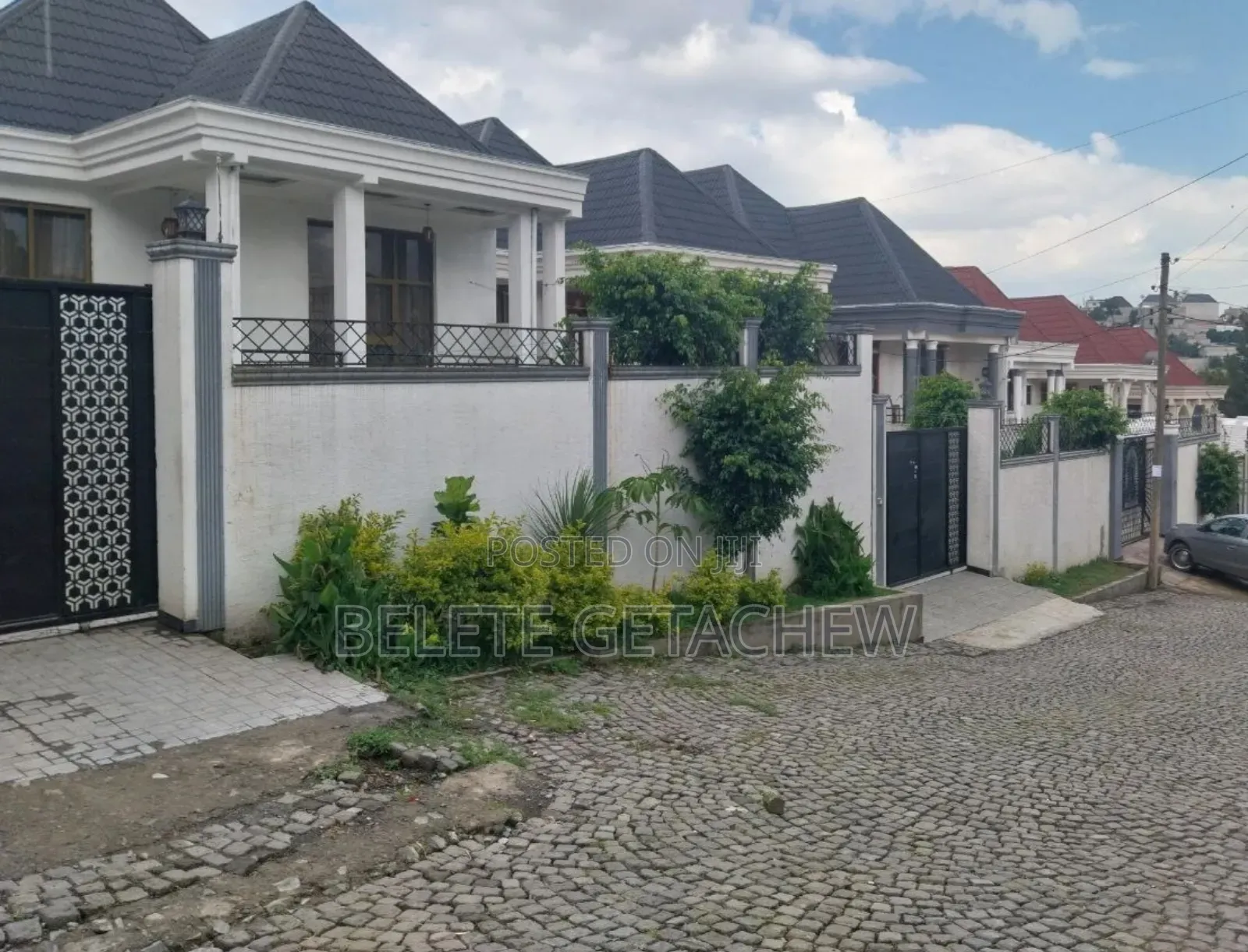 3bdrm Villa in Yerer Urael, Luxury, Bole for sale