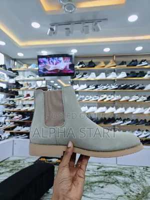 New Arrives Chelsea Boots Available on Hand
Super Masterqu