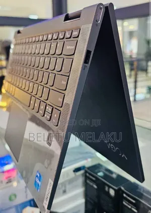 New Laptop Lenovo Yoga 7i 8GB Intel Core I5 SSD 512GB