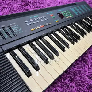 Yamaha PSR 6 Keyboard