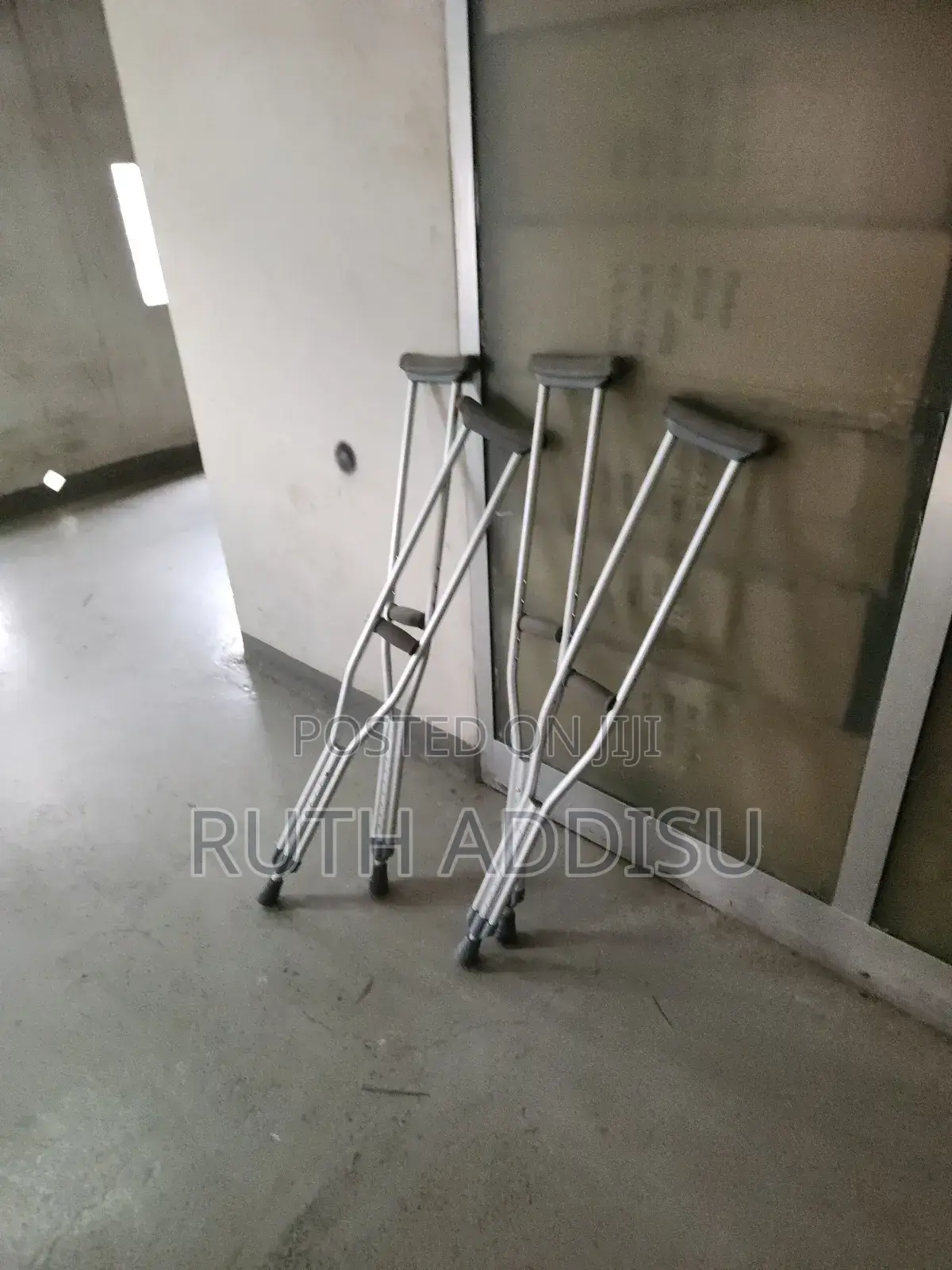 Crutches並無crutches沒事crutches鬥牛crutches或許crutches爽快crutches