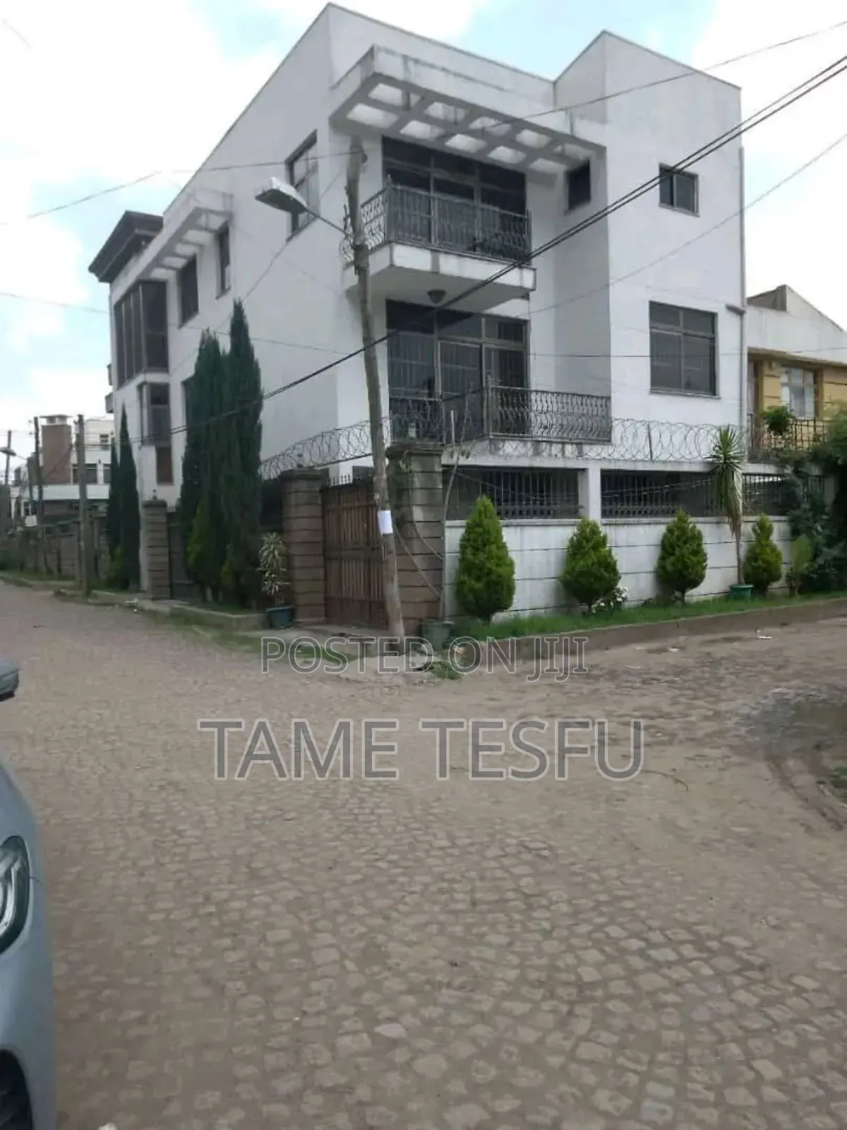 Furnished 8bdrm House in Cmc Compound, Bole for sale