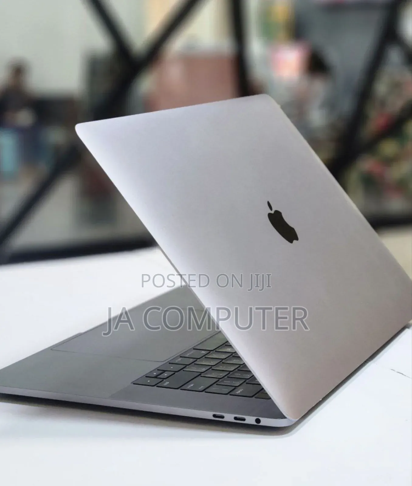 New Laptop Apple MacBook Pro 2016 16GB Intel Core I7 SSD 256GB