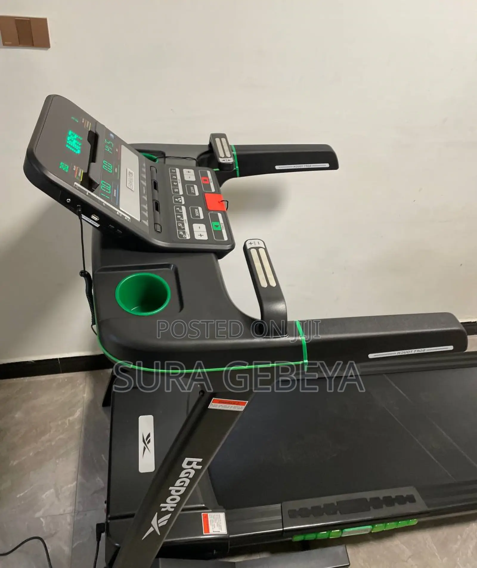 ጽድት ያለ Display ያለዉ ቤቶ ሚሰሩብት Treadmills_bole