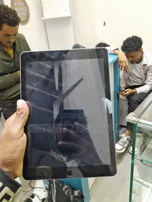 New Apple iPad 10.2 (2019) 32 GB