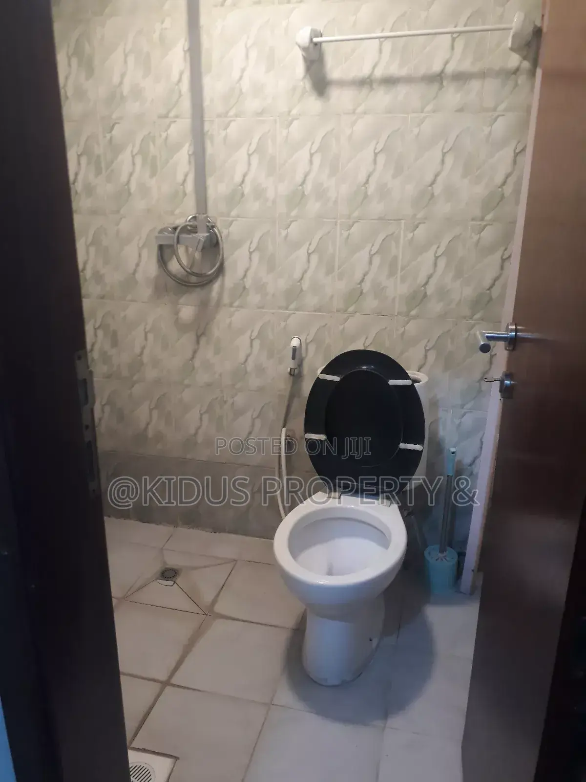 2bdrm Apartment in Medhaniyalem, Nifas Silk-Lafto for rent