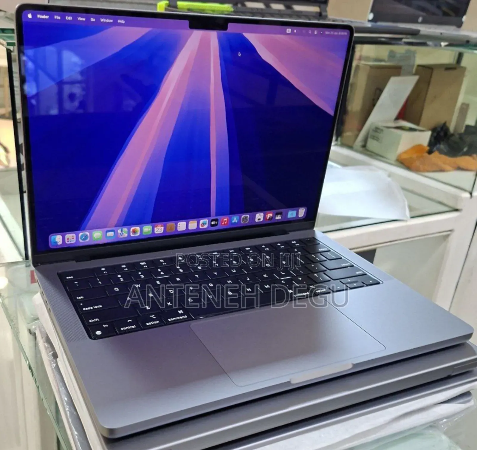 New Laptop Apple MacBook Pro 16GB Apple M1 Pro SSD 1T