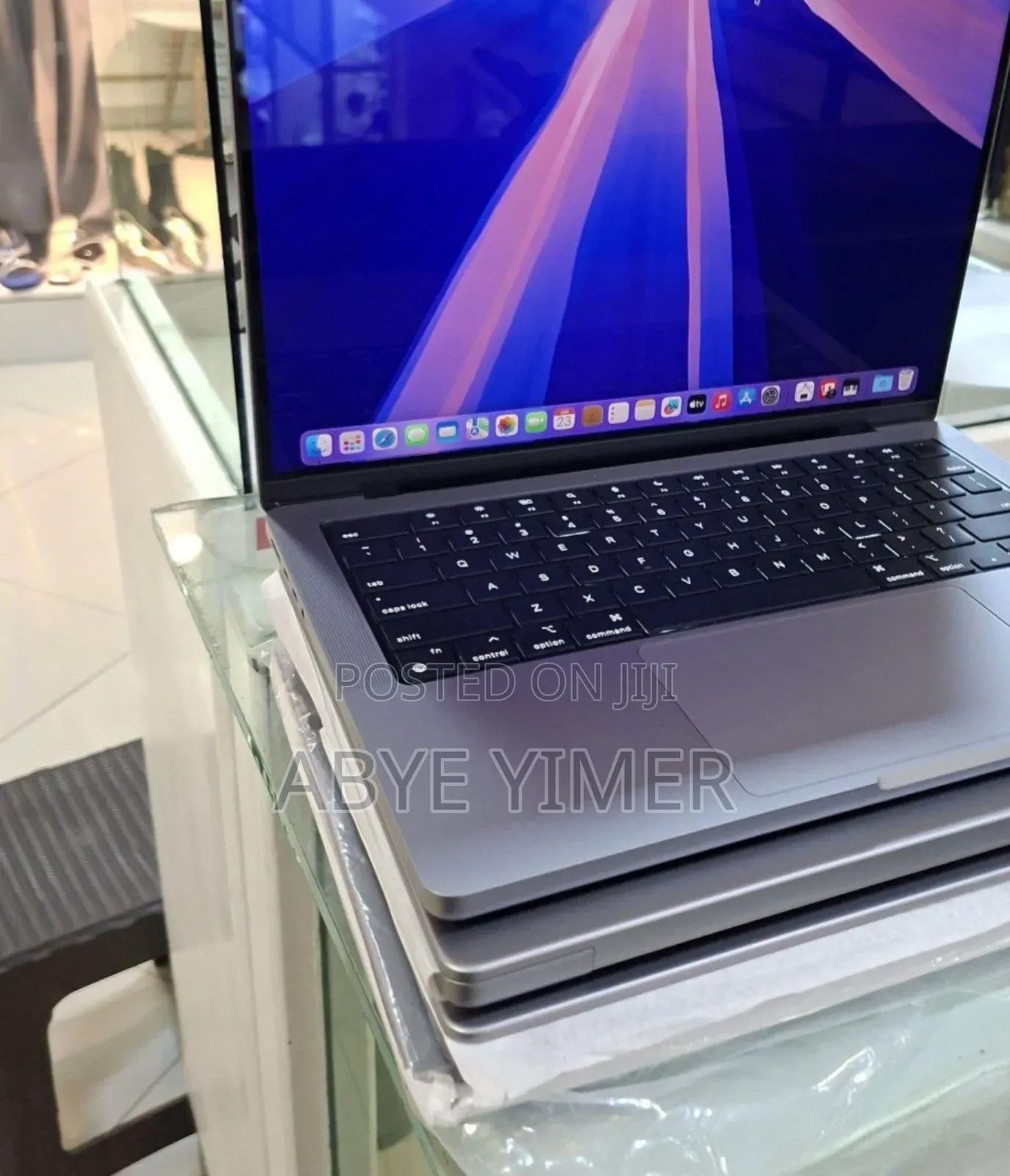 New Laptop Apple MacBook Pro M1 16GB Apple M1 SSD 1T